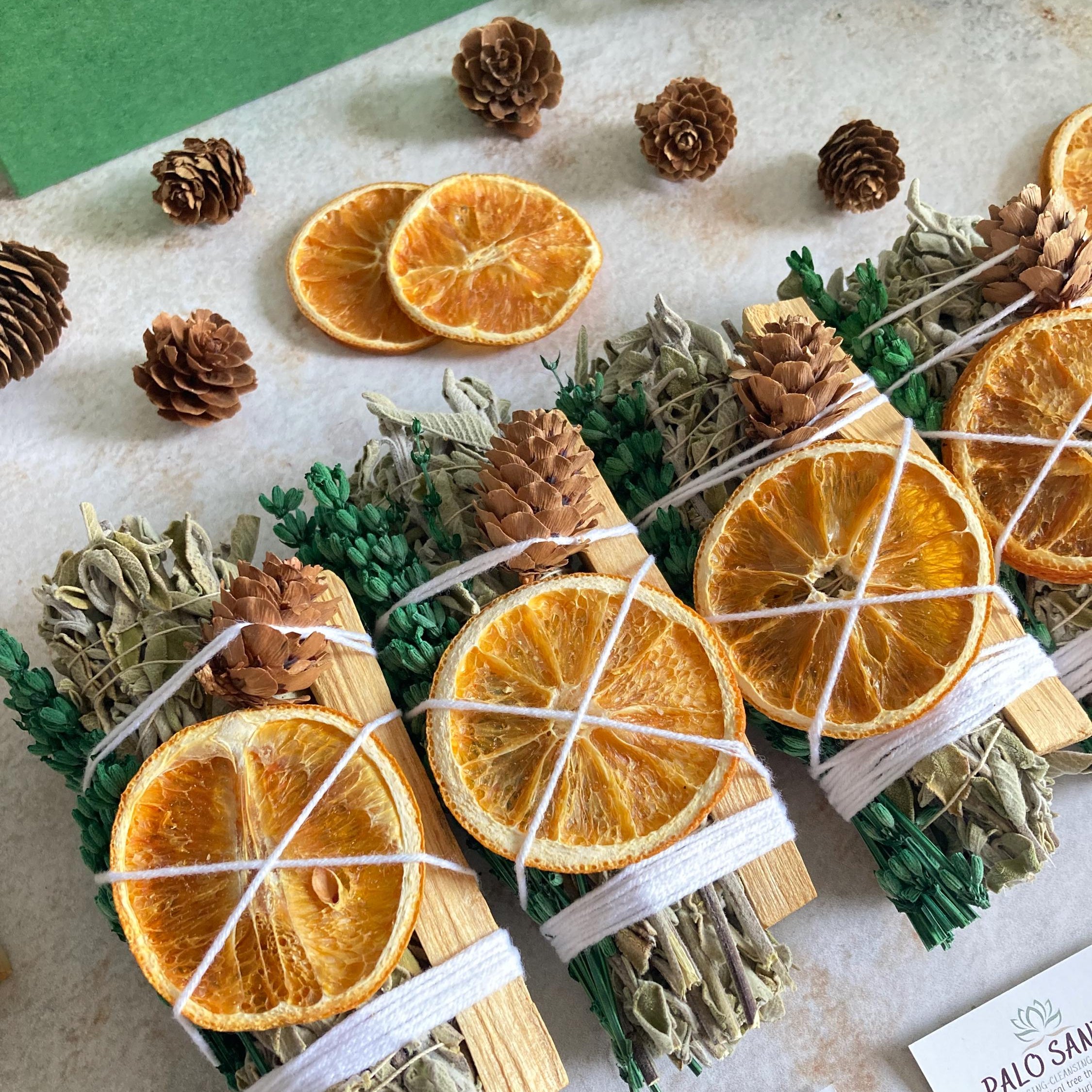 Palo santo ve adaçayı tütsü kiti