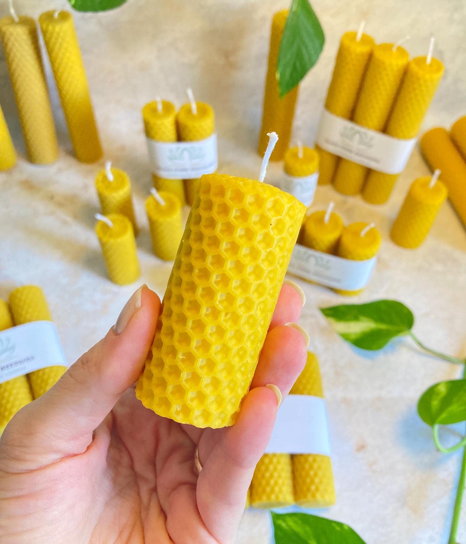 %100 Doğal Saf Balmumu Mum | El Sarımı (6 cm)