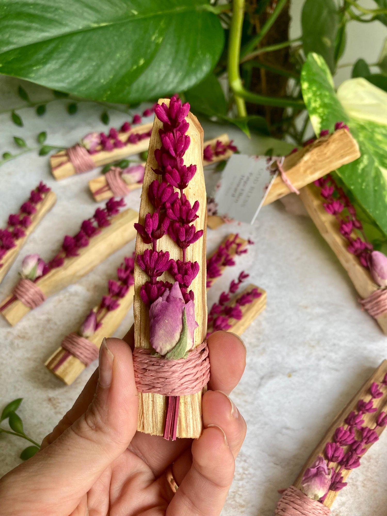 Pembe Gül ve Lavantalı Palo Santo